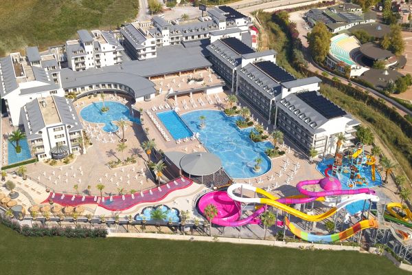 DREAM WORLD PALACE